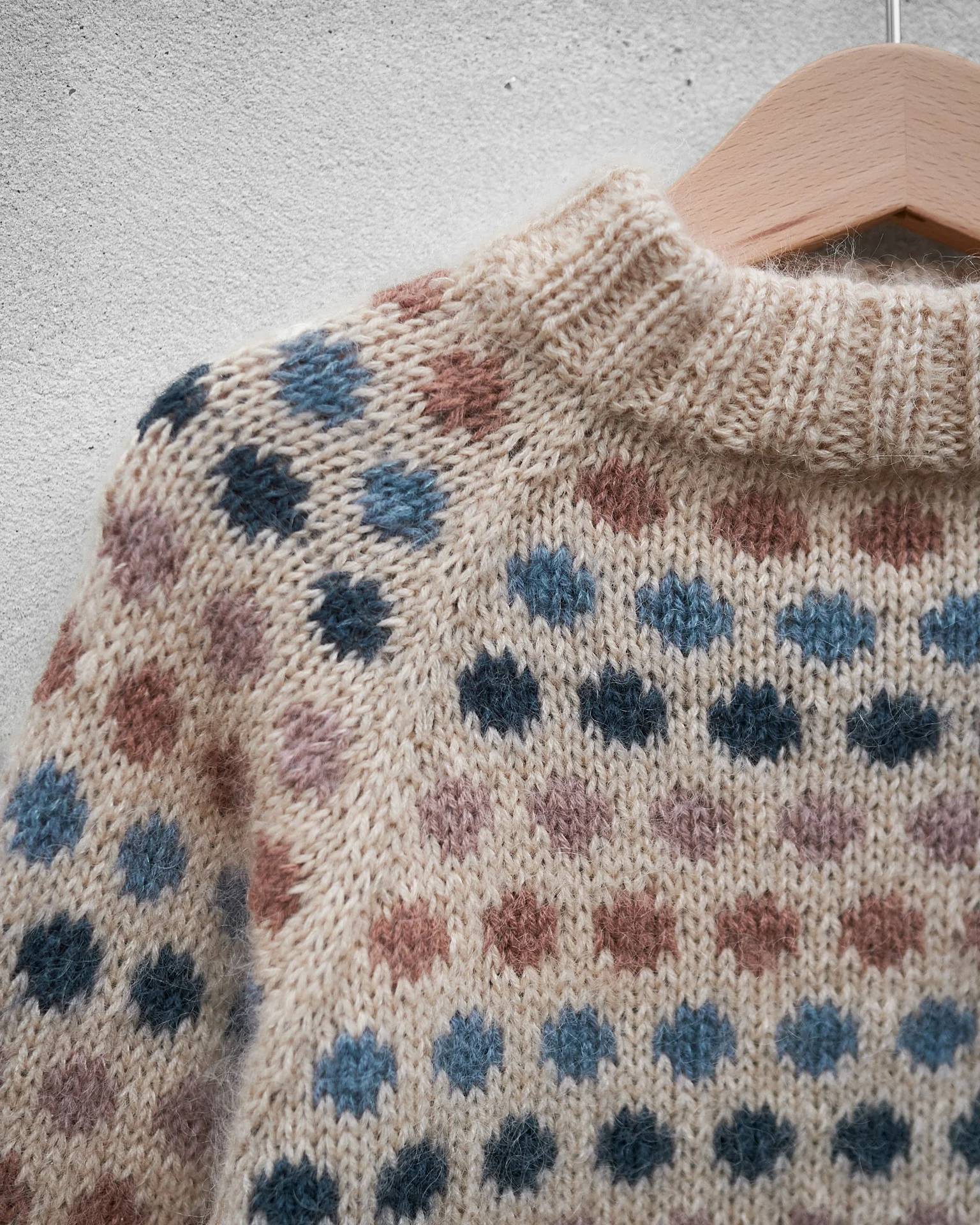 Dot Sweater - Image 5