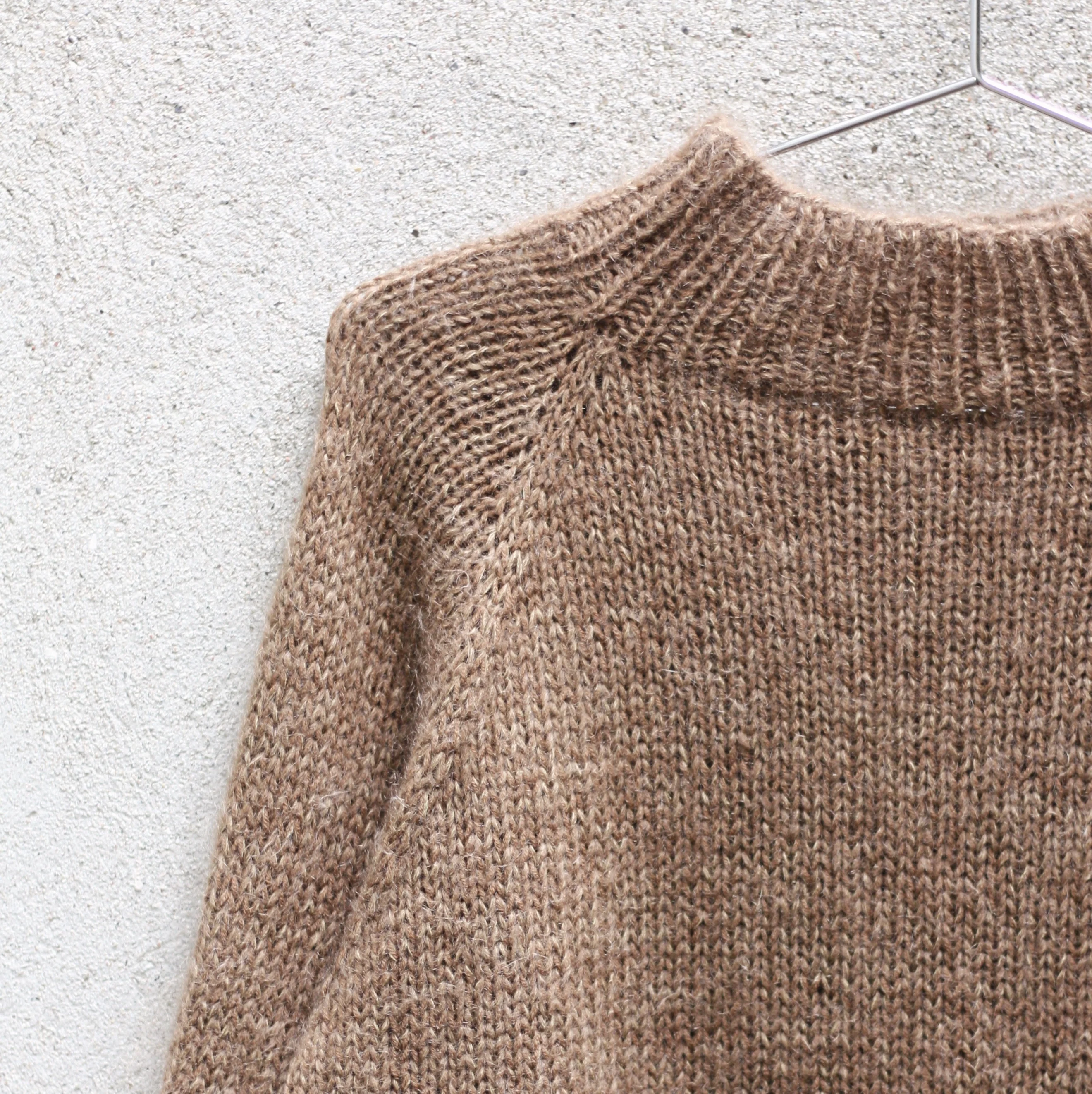 Simple and Simple Sweater - Image 6